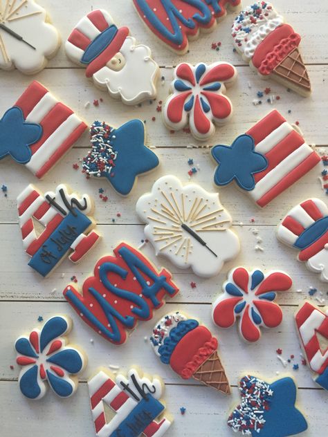 July 4th Cookies, Patriotic Sugar Cookies, Summer Sugar Cookies, Patriotic Cookies, Buy Fireworks, No Bake Sugar Cookies, Royal Iced Cookies, Patriotic Desserts, Sugar Cookie Royal Icing