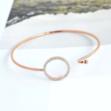 Rose Gold Jewelry Bracelets, Rose Gold Bangle Bracelet, Shiny Bracelets, Diamond Bracelet Design, Diamond Pendants Designs, Rose Gold Bangle, Bracelets Design, Jewelry Bracelets Gold, The Bangles