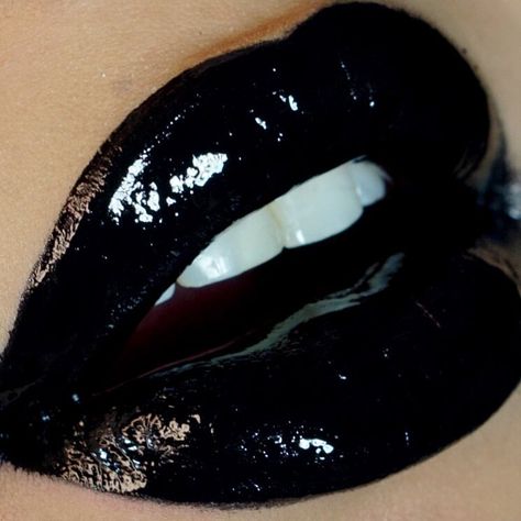 271 Likes, 12 Comments - 🌞✨🎃 (@noirojos) on Instagram: “My favorite kind of short-term magic is these Moondust shadows. I kinda need all of them 🙂 As…” Aesthetic Lips, Lips Aesthetic, Pictures Of Things, Black Lipstick, Hippie Style Clothing, Cute Makeup Looks, Black Lips, Goth Makeup, Dark Makeup