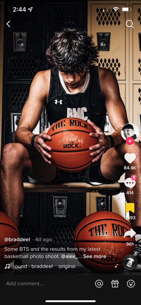 Dramatic Basketball Photography, Streetball Photography, Senior Basketball Photography, Photo Basket, Basketball Pictures Poses, Boy Senior Portraits, Basketball Senior Pictures, Sports Inspiration, Sports Portraits