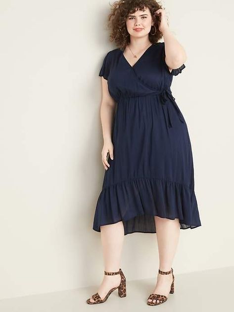 Waist-Defined Faux-Wrap Plus-Size Midi #commissionlink #womensfashions #ladiesfashions #plussizes #dresses #wrapdress Old Navy Plus Size, Plus Size Tips, Shape Fashion, Maternity Outfits, Minimalist Capsule Wardrobe, Flounced Dress, Plus Size Fashion For Women, Shakira, Plus Size Dress