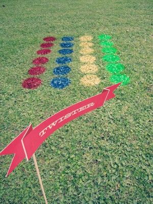 Grass Twister // outdoor party games (perfect combined with lawn jenga + lawn scrabble) Lawn Twister, Outdoor Twister, Summer Party Diy, Summer Outdoor Games, Summer Party Games, Outdoor Party Games, Games Outdoor, Trendy House, Diy Lawn