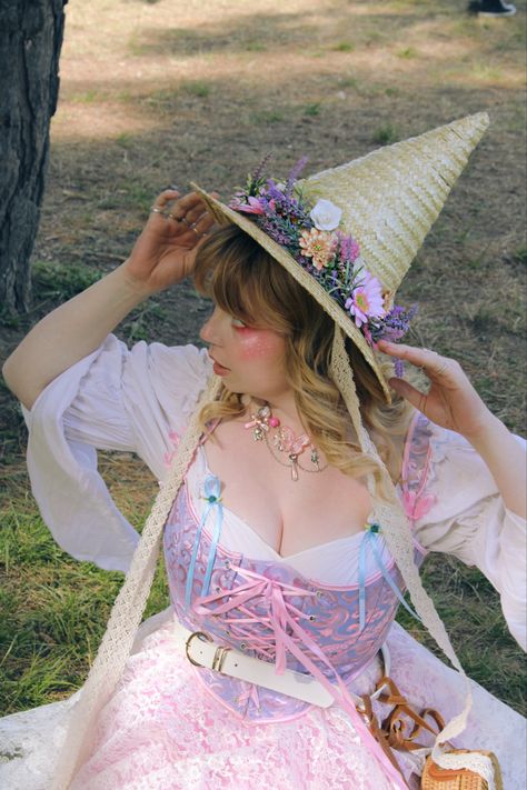 Ren Faire Witch Hats, Purple Fairy Ren Faire, Girly Dnd Character, Pink Renfaire Outfit, Rennisance Faire Costumes Witch, Rapunzel Ren Faire, Pastel Witch Aesthetic Outfit, Flower Witch Costume, Pastel Witch Costume