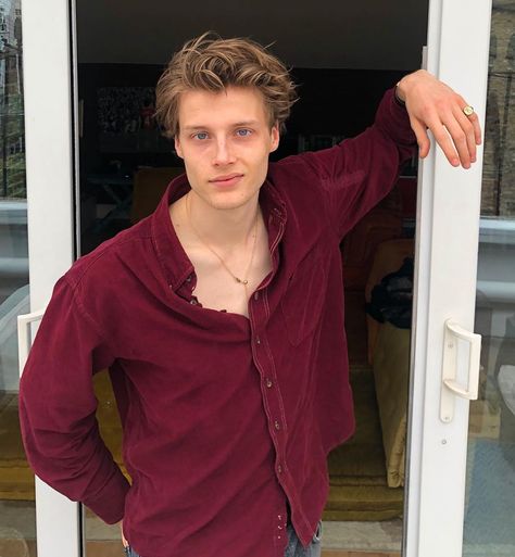 Instagram post by Hugh Laughton-Scott • Jun 18, 2019 at 1:42pm UTC Charlie Cobalt, Hugh Laughton Scott, Clara Berry, Hugh Laughton, Evan Rosier, Aaron Warner, Aesthetic Boys, Elegante Casual, Marauders Era