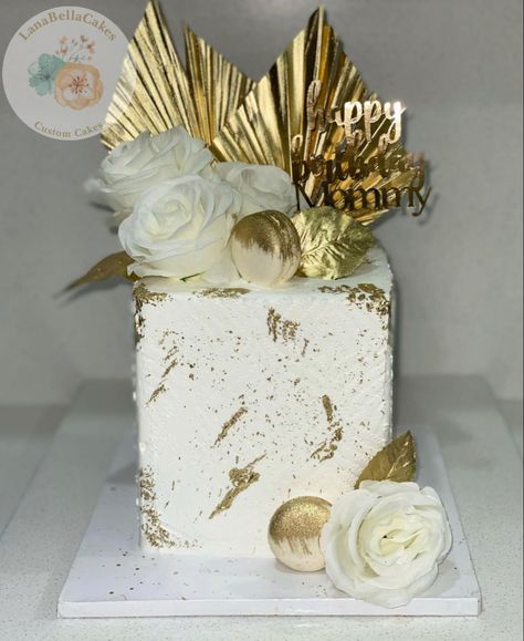 Square Birthday Cake, Golden Birthday Cakes, Rectangular Cake, Circle Cake, Cube Cake, White Birthday Cakes, Square Wedding Cakes, Birthday Cake With Flowers, Kitty Cake