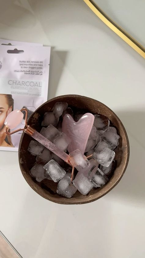 #face #facemask #guasha #ice #care #facecare #mask #metime #roller #icebath
#skin care routine #skincare product #bubble skincare Ice Roller Aesthetic, Ice Your Face, Ice On Face, Ice Face Roller, Ice Face, Face Mask Aesthetic, Face Care Routine, Ice Roller, Face Roller