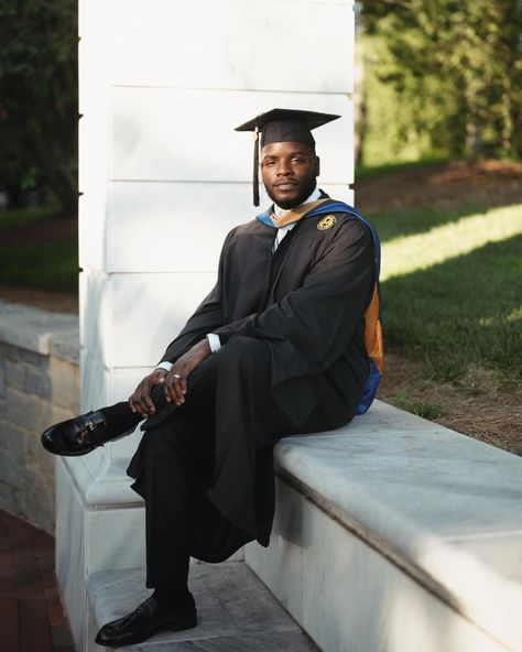 🎓🎓🎓🎓 Men Graduation Pictures Posing Ideas, Male Graduation Pictures Posing Ideas, Graduation Men Photography, Graduation Photos Men, Guys Graduation Pictures, Men’s Graduation Poses, Male Grad Photos, Black Male Graduation Pictures, Men Graduation Poses