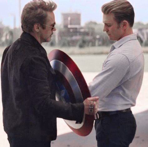 #captainamerica #ironman #tonystark #steverogers #robertdowneyjr #chrisevans #love #shield Steven Grant Rogers, Robert Downey Jr., Marvel Wallpapers, Steve And Tony, Matt Murdock, Carol Danvers, Chris Evans Captain America, Dc Movies, Man Thing Marvel