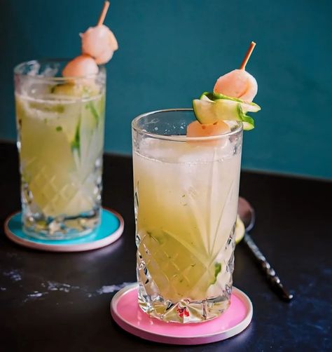 Refreshing Lychee and Cucumber Gin Fizz Cocktail - Babe street Kitchen Lychee Recipes, Lychee Cocktail, Gin And Soda, Cucumber Margarita, Cucumber Cocktail, Gin Fizz Cocktail, Lychee Juice, Fizz Cocktail, Lychee Martini