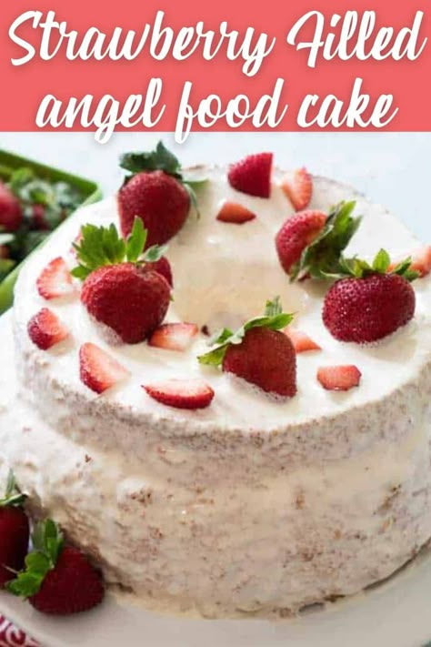 This light and fluffy strawberry creme filled angel food cake is a classic dessert recipe that's perfect for entertaining! #strawberry #angelfood #cake #dessert #recipe Stuffed Angel Food Cake, Angel Food Cake Toppings, Angelfood Cake, Stuffed Strawberry, Cheesecake Raspberry, Strawberry Angel Food Cake, Angel Food Cake Desserts, Fresh Strawberry Recipes, Angel Food Cake Mix Recipes