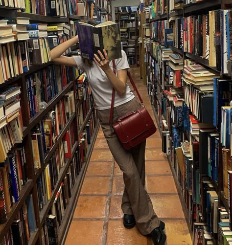 Book Store Photos, Book Store Pictures, History Books Aesthetic, History Girl Aesthetic, Reading The Secret History, Library Pics, Editor Aesthetic, Librarian Core, A Secret History