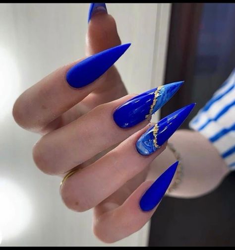 Stilleto Nails French Tip Blue, Blue Sharp Nails, Blue Pointy Nails, Blue Stilletos Nails, Blue Nails Stiletto, Stilleto Nails Designs Summer, Blue Stiletto Nails Design, Staleto Nails, Simple And Cute Nails