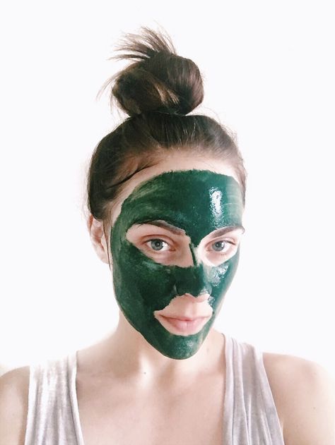 DIY Spirulina face mask for anti aging. Spirulina Face Mask, Sudah Waktunya, Anti Aging Face Serum, Anti Aging Mask, Reduce Dark Circles, Anti Aging Facial, Anti Aging Beauty, Anti Aging Moisturizer, Anti Aging Face