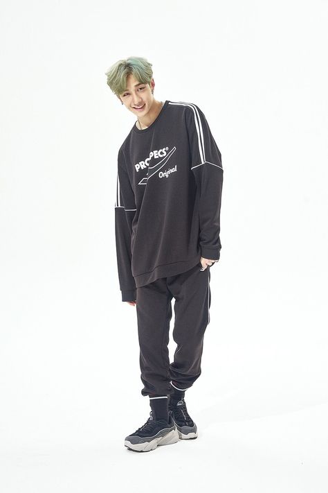 @cabritobsb/Stray kids no Twitter / Twitter Chan Photoshoot, Stray Kids Fashion, Stray Kids Chan, Celebrity Style Red Carpet, Best Photo Poses, Celebrity Art, Bang Chan, Famous Celebrities, Lee Min Ho