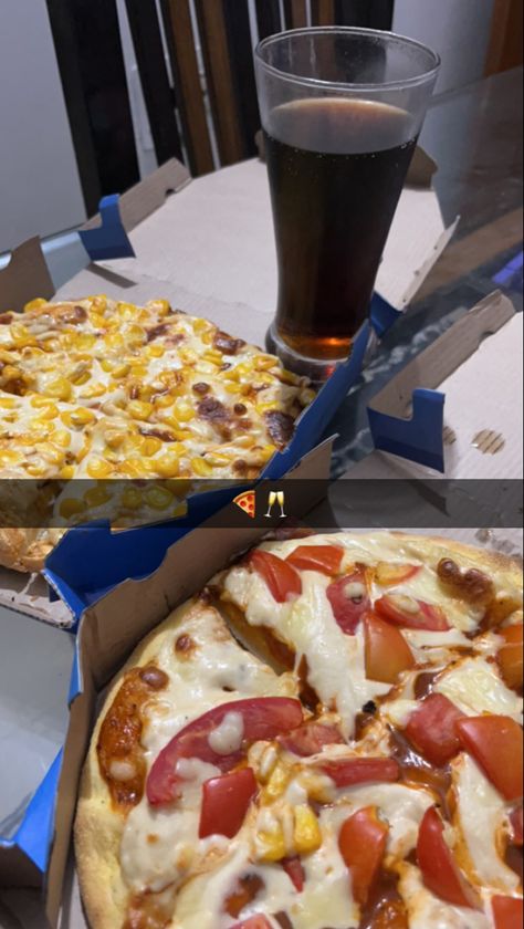 #party #pinterest #pizza #snap #snapchat #drink #dominos #cheese #aesthetic Pizza Snap, Cheese Aesthetic, Party Snap, Home Pizza, Snap Snapchat, About Today, Pizza Party, Phone Backgrounds, Beach Pictures