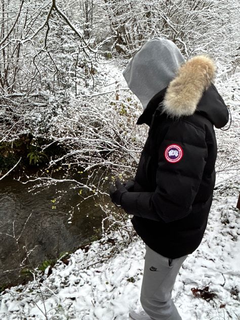 Canada Goose Women Outfits, Uk Drip, Canada Goose Women, Drip Outfit Men, Luxury Lifestyle Fashion, Future Outfit, Fashion People, Guy Pictures, Ski Trip