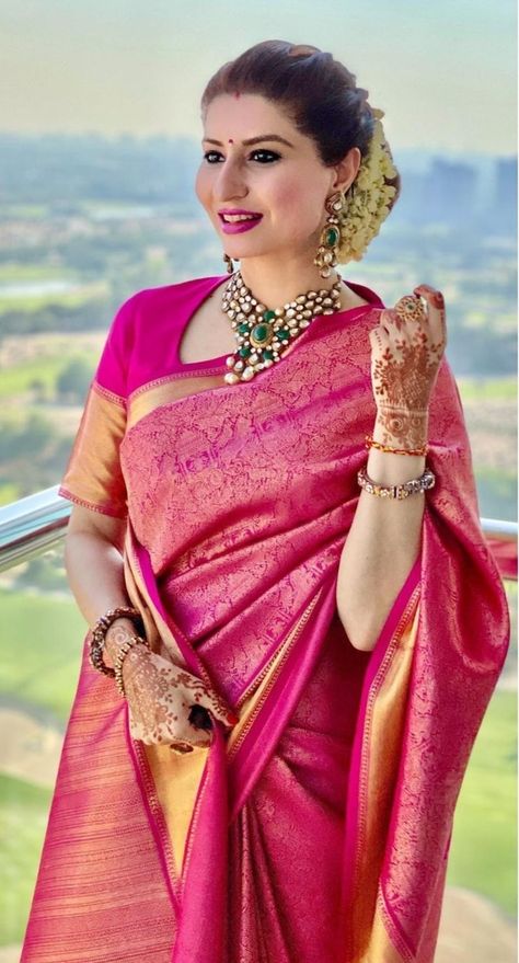 Dark Pink Saree, Saree Inspiration, Tinkerbell Pictures, South Indian Bride Saree, Saree Styling, Blue Silk Saree, Bride Photos Poses, Simple Dance, Function Dresses