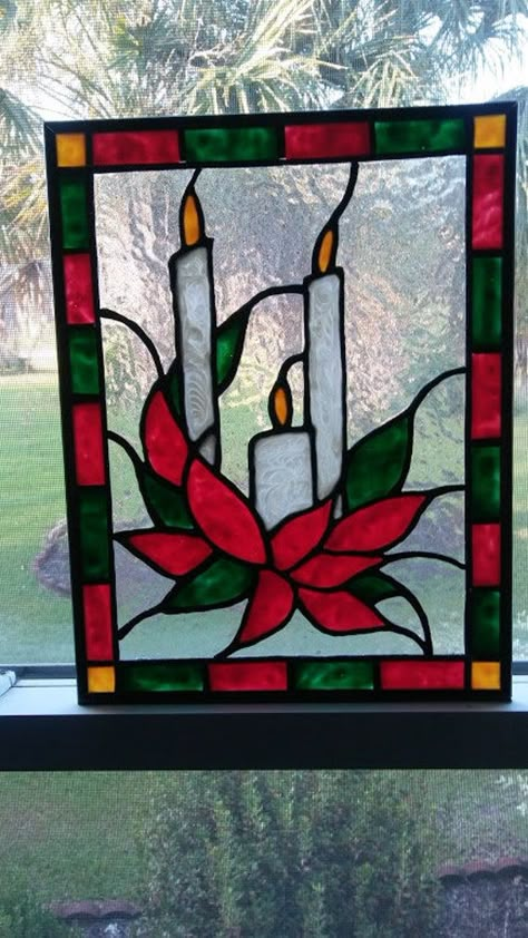 Stained Glass Quilts, Christmas Mosaics, Stained Glass Project, Christmas Stained Glass, Christmas Window Painting, L'art Du Vitrail, Stain Glass Ideas, Stain Glass Patterns, Stained Glass Patterns Free