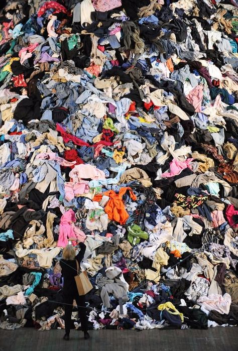 The High Price of Fast Fashion - WSJ Sustainable Fashion Photography, Pile Of Clothes, Waste Clothing, Textile Recycling, Inexpensive Clothes, Garment Industry, Textile Industry, Clothing And Textile, Fashion Revolution