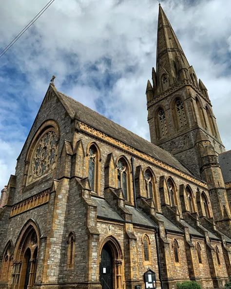 Daniel’s Historic Architecture on Instagram: “All Saints church Exeter. A stunning Victorian Decorated Gothic Revival church. Built in the 1860s, the church has a beautiful rose window…” Victorian Era Buildings, Gothic Cathedral Exterior, Victorian Architecture Aesthetic, Crow Witch, Church Exterior, Gothic Revival Architecture, Hanging By A Thread, Pere Lachaise Cemetery, Victorian Exterior