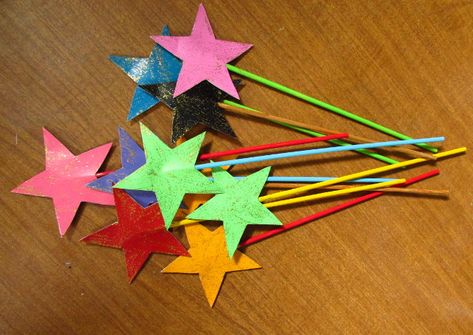 How To Make Wands, Magic Wand Craft, Happy Family Art, Wand Craft, How To Make Magic, Wooden Skewers, Free Paint, Star Wand, Diy Wand