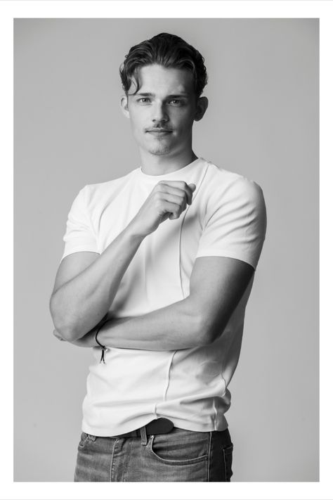 Male model poses in white t-shirt Male Photoshoot Poses Indoor, Men Portrait Photography Studio, Worship Photoshoot, Male Portrait Pose Reference, Male Headshot Poses, Male Model Poses, Male Editorial, Male Photoshoot, Editorial Poses