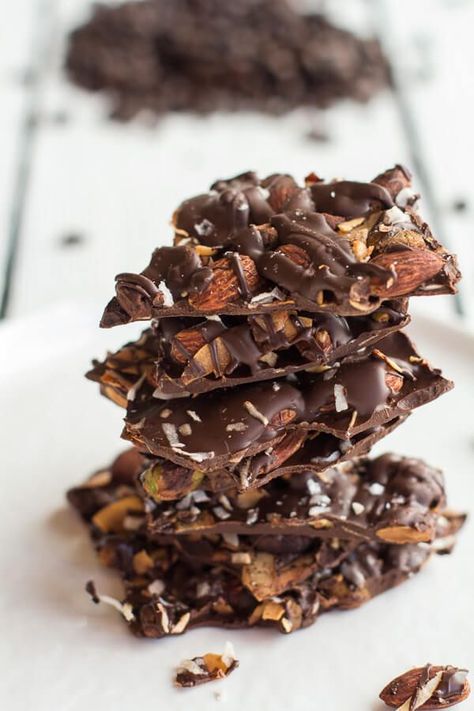 Coffee Roasted Almond + Toasted Coconut Dark Chocolate Bark - a superfood dessert that you can feel good about eating! Caramel Bacon, Cookie Bark, Dark Chocolate Bark, Roasted Almond, Nutella Cake, Bark Recipe, Chocolate Nuts, Half Baked, Half Baked Harvest