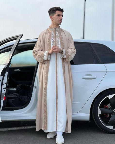 Egyptian Traditional Clothing, Arabian Wedding, Arabic Wedding Dresses, Arab Men Fashion, Algerian Clothing, Egyptian Fashion, Estilo Hijab, Eid Outfits, Wedding Dress Men