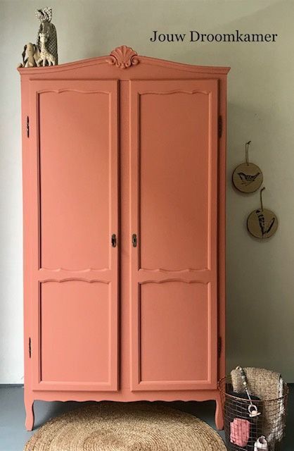 Wardrobe Painting Ideas, Painted Wardrobe Ideas, Vintage Wardrobe Makeover, Vintage Wardrobe Furniture, Vintage Wardrobe Closet, Painted Wardrobes, Wardrobe Cabinet Bedroom, Barn Bedrooms, Painted Closet