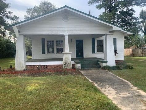 c.1925 Fixer Upper Bungalow in Lovely Brewton Alabama Neighborhood $49K - Old Houses Under $50K #bungalows #cheapoldhouses #vintagehomes Brewton Alabama, Small Storage Building, Fixer Upper Home, Back Porches, Vintage Cupboard, Storage Building, Pool Halls, Old Houses For Sale, Large Bedroom