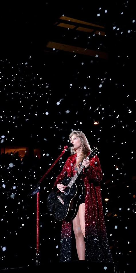 Taylor Swift Performing, Taylor Swift Fotos, Photos Of Taylor Swift, Taylor Swift Wallpapers, Red Era, Taylor Swift Tour Outfits, Estilo Taylor Swift, Swift Tour, Taylor Swift Cute