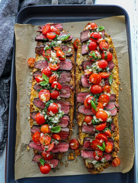 Cheesy Garlic Bread With Steak Bruschetta - Bonappeteach Steak Appetizer Recipes, Steak Appetizers Appetizer Ideas, Lactose Free Appetizers, Beef Bruschetta, Steak Bruschetta, Steak Appetizers, Appetizer For A Crowd, Bruschetta Appetizer, Steak Pasta