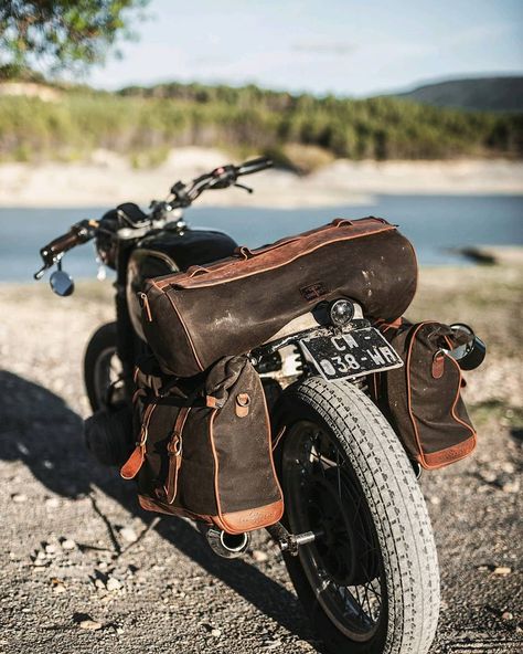 Retro Luggage, Bmw R75, Vintage Bmw, Moto Scrambler, Cafe Racer Design, Motos Bmw, Scrambler Custom, Motorcycle Camping, Bmw Cafe Racer