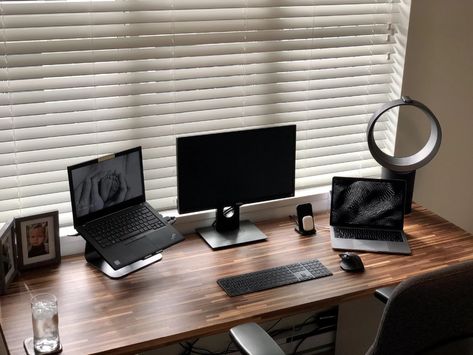 Clean Dual Laptop Desk Setup | Remote Setups Multi Laptop Desk Setup, 2 Laptop Desk Setup, Notebook Desk Setup, Desk Station, Studio In Casa, Laptop Setup, Alex Desk, Home Office Set Up, Gaming Space