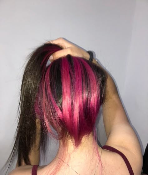 Brown And Pink Hair, Hair Jewerly, Hidden Hair Color, Thinking Thoughts, Brown Hair Inspiration, Preppy Hairstyles, Pink Blonde Hair, Peekaboo Hair, Red Hair Inspo