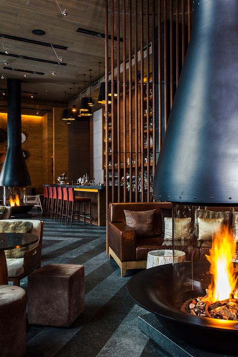 Lodge Hotel Design, Restaurant Fireplace Design, Industrial Hotel Design, Ski Resort Interior Design, Ski Interior Design, The Chedi Andermatt, Moody Hotel Lobby, Industrial Hotel Lobby, Ski Hotel Interior