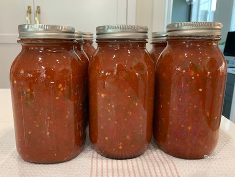 Smooth Salsa Recipe, Spicy Salsa Recipe For Canning, Sweet And Spicy Salsa Recipe, Best Canned Salsa Recipe, How To Can Salsa, Sweet And Spicy Salsa, Can Salsa, Salsa Easy, Canned Salsa Recipes