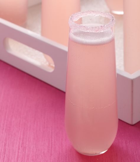 Sparkling Pink Punch Gold Punch Recipe, Pink Champagne Punch, Sparkling Wine Punch, Pink Punch Recipes, Pink Party Punches, Sparkling Punch, Wedding Punch, Wine Punch, Champagne Punch