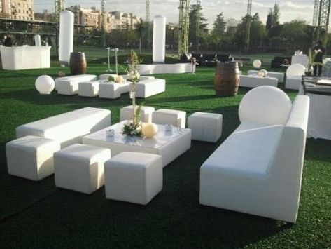 Alquiler de Muebles Chill Out - Tu Espacio Chill Out para fiestas y eventos Wedding Lounges, White Party Theme, Wedding Lounge, Lounge Party, Wedding Furniture, All White Party, Reception Seating, Venue Decor, Backyard Party