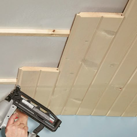 Wood Plank Ceiling: How to Install a Tongue and Groove Ceiling Groove Ceiling, Do It Yourself Decoration, Removing Popcorn Ceiling, Wood Plank Ceiling, Shiplap Ceiling, Tongue And Groove Ceiling, Plank Ceiling, Ceiling Texture, Popcorn Ceiling