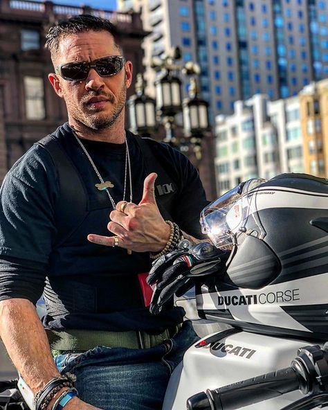 Ducati SuperSport wow🔥🔥🔥🔥 🇮🇹🔥🔥🔥🐎🦄🤙🏻🌈🌈🌈🌈🏍💕💕💕💕🌠🌠🌠🌠😇😇😇😇😇😇😇😇😇 Edward Thomas Hardy, Tom Hardy Variations, Avan Jogia, Ryan Guzman, Taylor Kitsch, Hardy Boys, Karl Urban, Mad Max Fury Road, Thomas Hardy