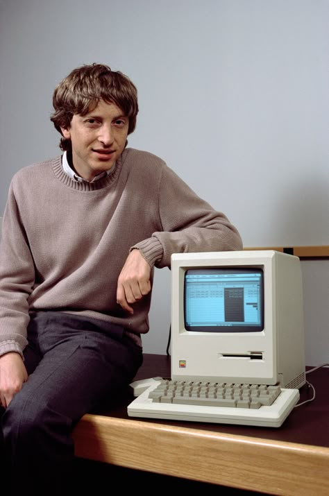 The 10 best fits of newly-single style icon Bill Gates | Esquire Middle East – The Region’s Best Men’s Magazine Bill Gates Wallpapers, Legendary Photos, Personal Dictionary, Rusted Steel, Newly Single, Seattle Usa, Billionaire Lifestyle Luxury Living, Corporate Team Building, Core Core