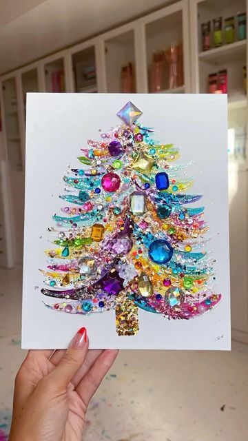 Christmas Painting Projects, Colorful Christmas Art, Art Themed Christmas Tree, Kids Christmas Art Projects, Christmas Craft School, Christmas Tree Art Projects For Kids, Christmas Art Ideas For Kids, Christmas Process Art, Christmas Art Kids