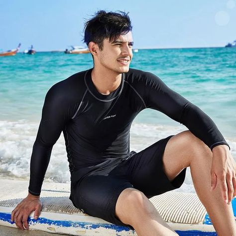 Ras le m goes very well where the soft and pleasant xl Swimming Attire Men, Swimming Clothes Men, Men Swimming Outfit, Swimsuits For Men, Mens Swimwear Looks, Beach Outfit Men Swimwear, Mens Swim Wear, Male Swimsuit, Outfits For Beach