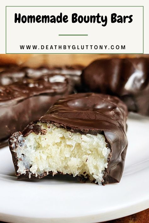 Bounty Slice, Bounty Bars Recipe, Bars At Home, Bounty Bars, Cottage Bakery, Candy Truffles, Homemade Candy, Sugar Shack, Chocolate World