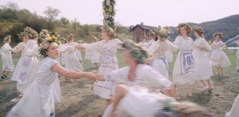 Midsommar Wallpaper Pc, Midsommar Movie Scene, Midsommar Stills, Midsommar Cinematography, Midsommar Screencaps, Aphrodite Aesthetic, Film Archive, To Be Kind, Movies 2019