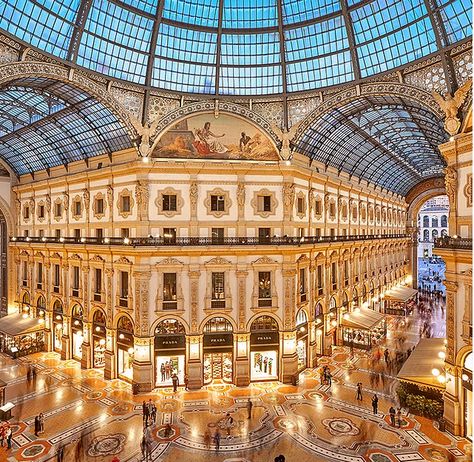 Galleria Vik Milano: luxury hotel & showcase for art, beauty and design // HOTELS Milan Italy Travel, Luxury Italy, Culture Architecture, Italy City, Milan City, Milan Hotel, Italy Architecture, Medieval City, Travel Architecture