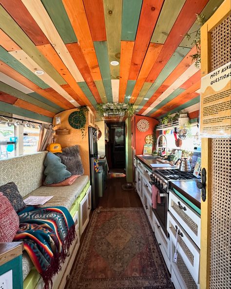 Stove Oven Combo, Bus Bathroom, School Bus Conversion, Bus Life, Shower Bathroom, Van Home, Bus Conversion, Portable House, Amazing Decor