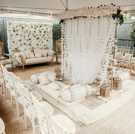 Nikkah Partition, Muslim Wedding Decorations, Asian Wedding Decor, Pakistani Wedding Decor, Nikah Decor, Nikah Ceremony, Wedding Stage Design, Desi Wedding Decor, Wedding Planning Decor