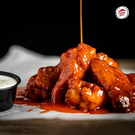 Chicken Wings Photography Food Styling, Chicken Wing Photography, Chicken Wings Photography, Wing Photoshoot, Breaded Wings, Wings Restaurant, Food Set Up, Packaging Snack, Pizza Branding